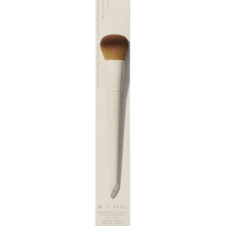 A24 Signature Foundation Brush M X ARIEL