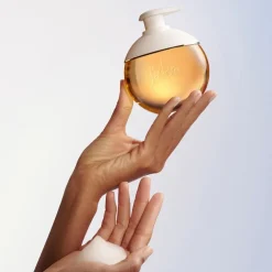 J'adore Les Adorables Shower Gel, Schuimende Douchegel