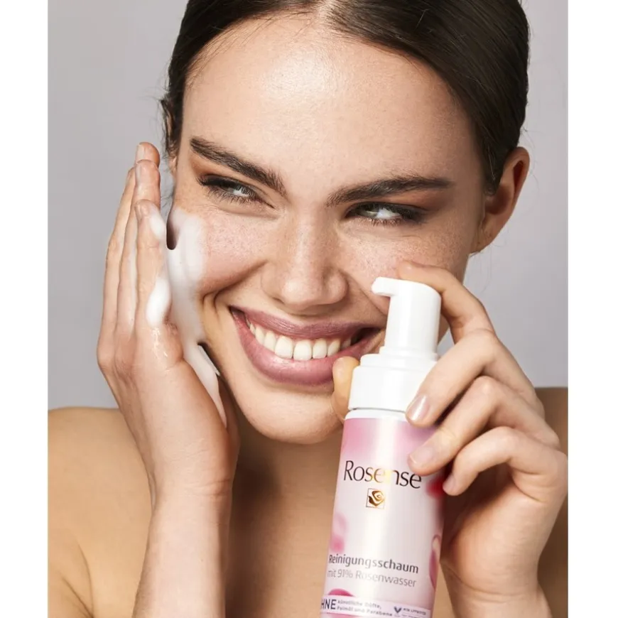 Reinigingsschuim met 91% rozenwater