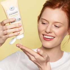 Skin-Transforming Hydrating Cleansing Serum, Confidence In A Cleanser