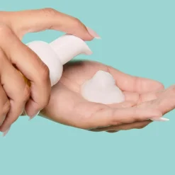 Tight 'n Toned - Poriënverfijnende schuimtoner met AHA+PHA