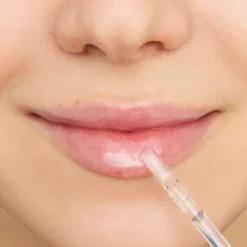 What a fake! Glass Shine Plumping Lip Filler